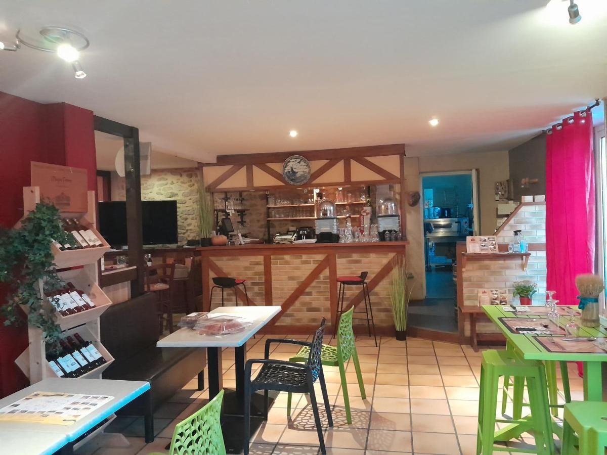 Auberge La Marchadaine Montrollet Екстериор снимка