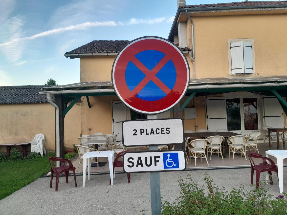 Auberge La Marchadaine Montrollet Екстериор снимка