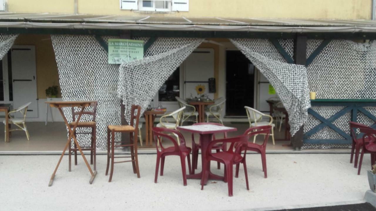 Auberge La Marchadaine Montrollet Екстериор снимка